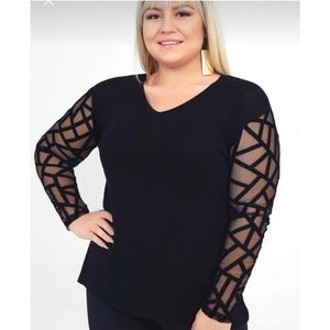 Black blouse with chiffon long sleeves